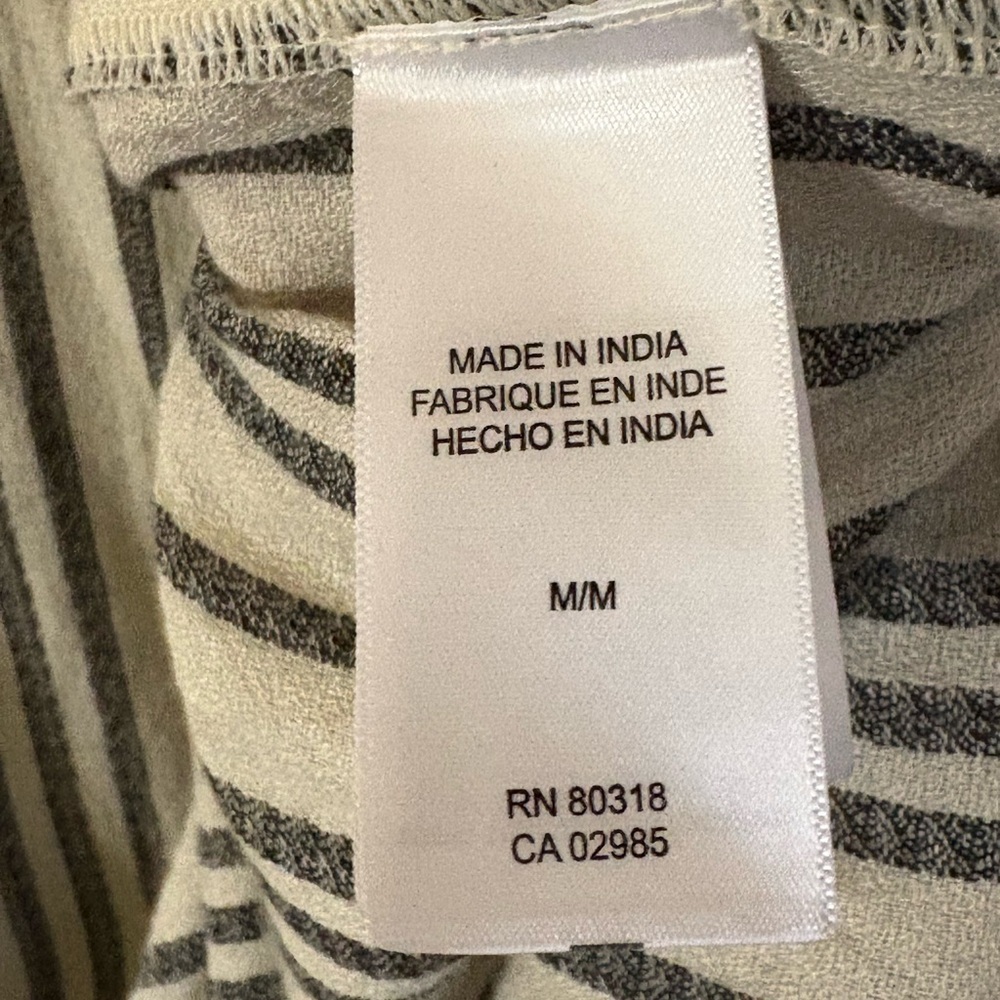 Lucky Brand-Medium 100% viscose off white/gray striped blouse. Roll tab sleeve - Picture 15 of 16